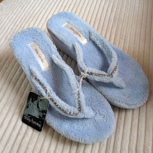 Daisy Fuentes Y2k pastel blue fuzzy fluffy flip flops